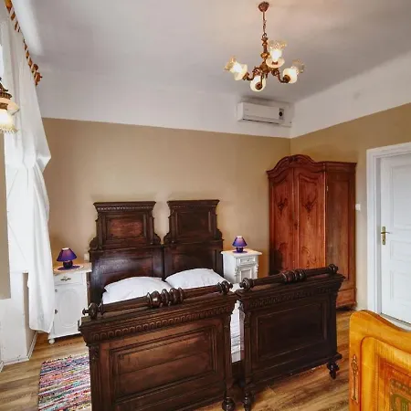 Ursula Vilă Grižane