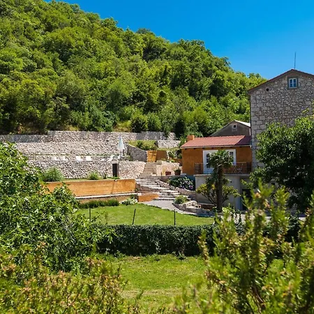 Вилла Ursula Grizane-Belgrad